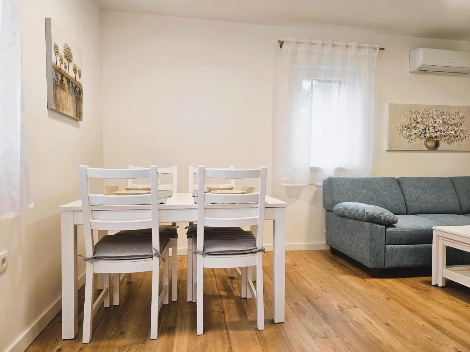 Apartments Miamare 2 Primošten Rom bilde